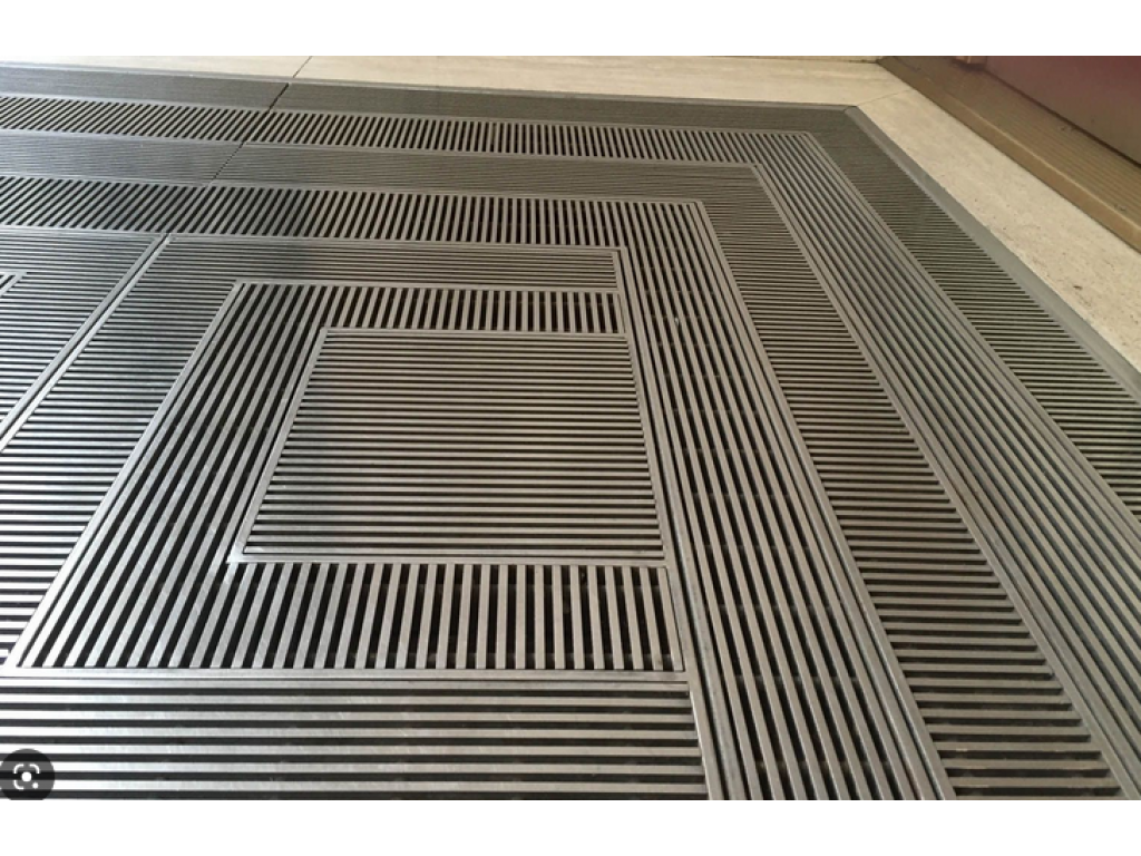 ลวดหนามหีบเพลง หรือ ลวดหนามทหาร BTO-26